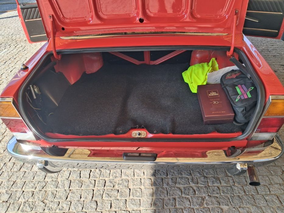 Vende-se Fiat 124 Sport (1800)- Excelente estado