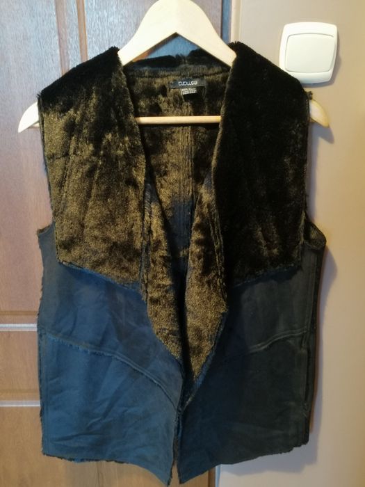 Kamizelka z futerkiem . Rozm M/L/