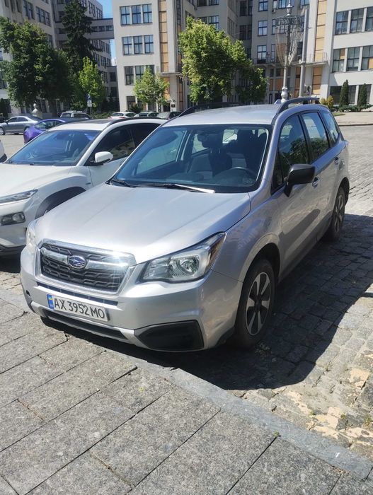 Автомобиль SUBARU