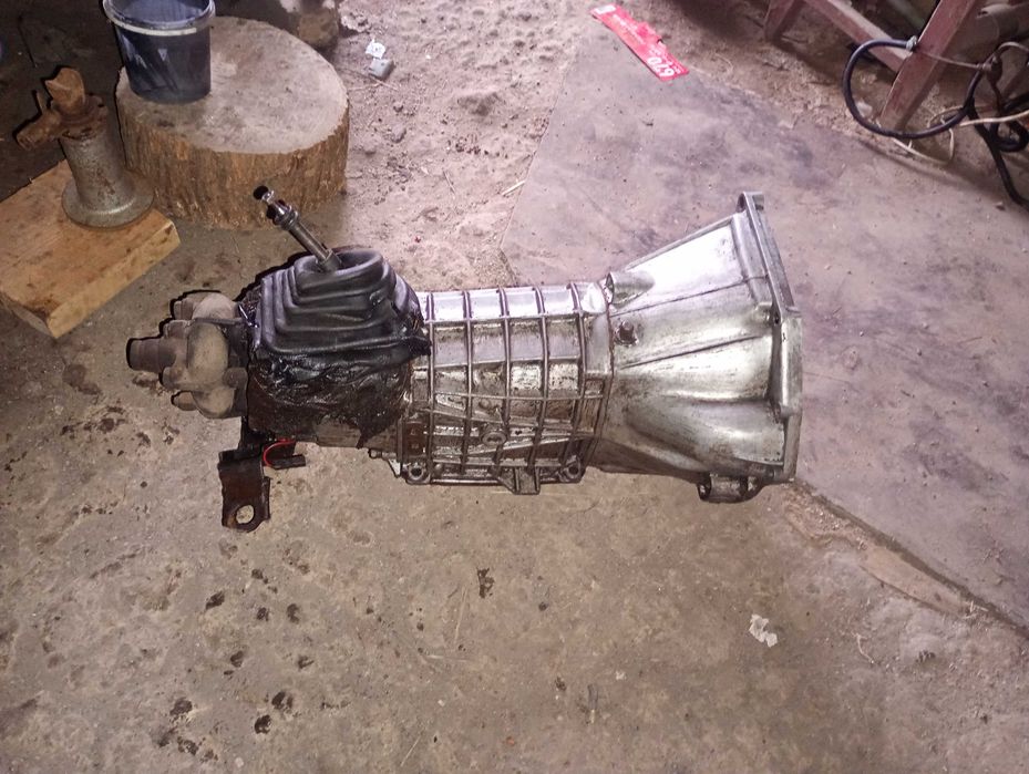 Фиатовская 5-ступка в хорошем состоянии скоростя  не выбивают