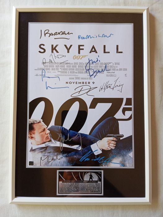 Moldura Filme 007 Skyfall com Autógrafos (A4)