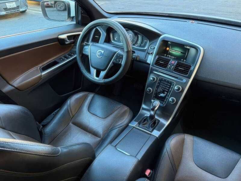 2016 Volvo XC60 T6 Drive-E
