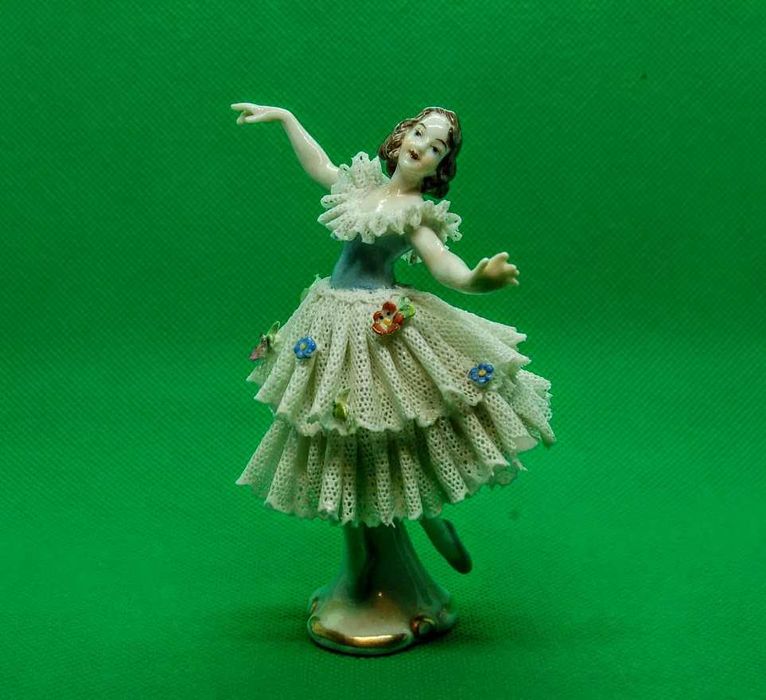 Bailarina porcelana alemã imperfeita década 1920