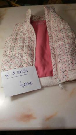 Sleeveless jacket for 2-year-old girl