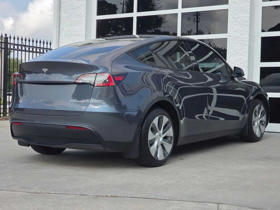 Tesla Model Y Long Range      2021