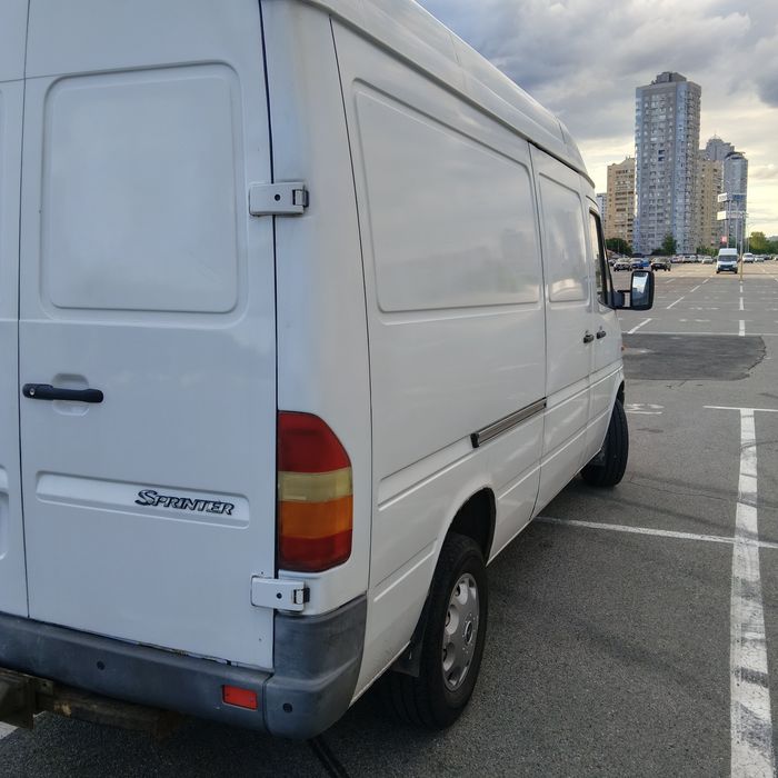 Мерседес спринтер 208CDI