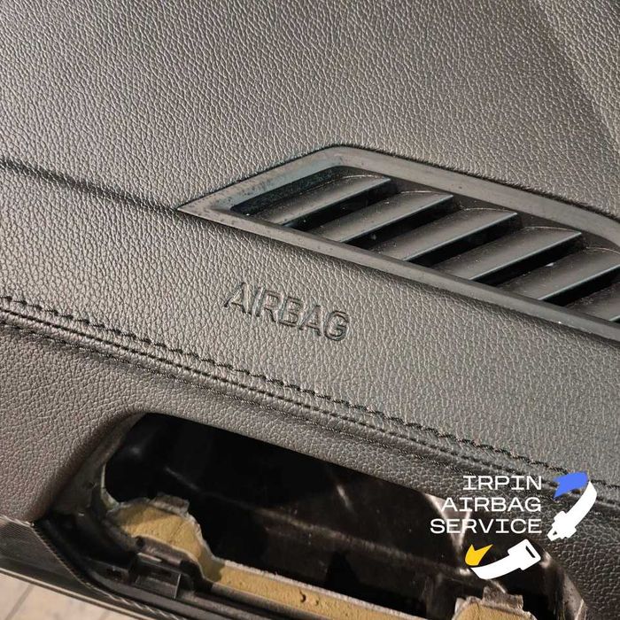 Ремонт та перетяжка торпедо після спрацювання Airbag