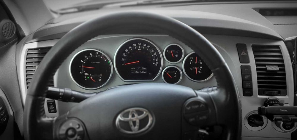 Toyota Sequoia 2008 ТОРГ