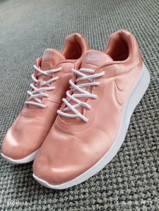 buty damskie satynowe Nike Tanjun Premium r. 42,5