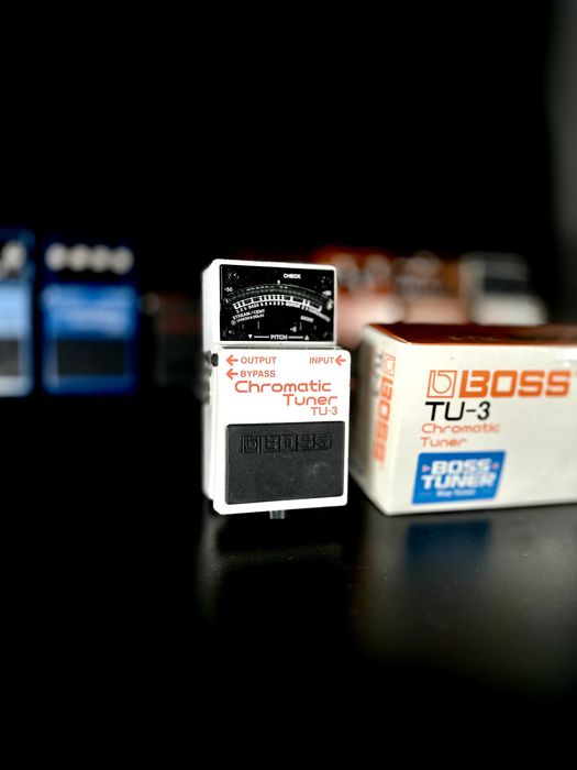 BOSS TU-3 – tuner chromatyczny do gitary | pudełko