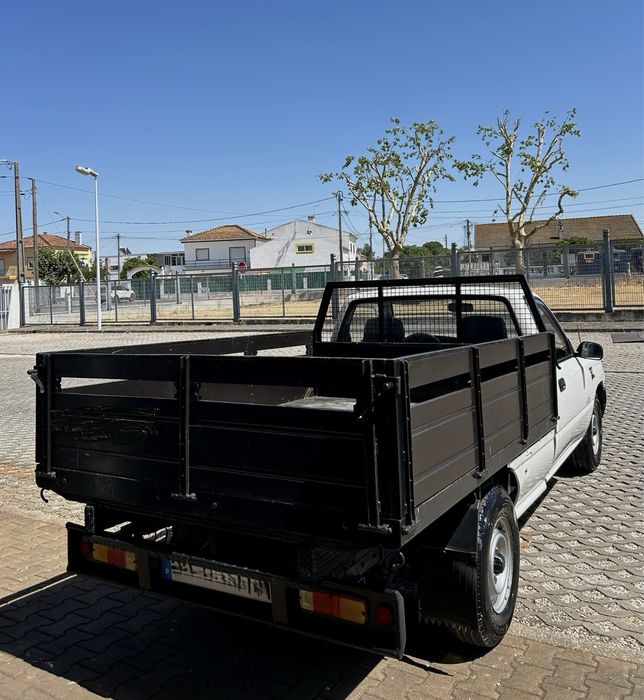 Toyota HILUX 2.4D