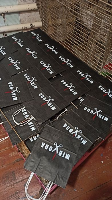 Печать на пакетах,печать на бумажных пакетах,свой логотип на пакете!!!