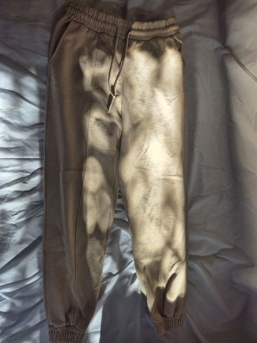 Спортивні штани беживі