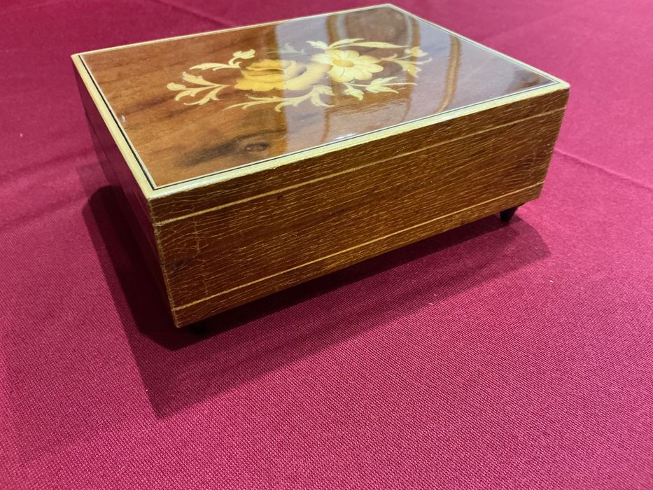 Caixa musical para joias com 15x11 cm anúncios abaixo