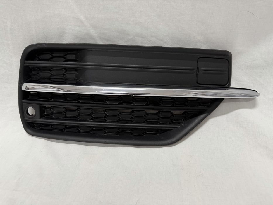 Kratka Zderzaka Prawy Przód VOLVO XC90 16-19r. CHROM