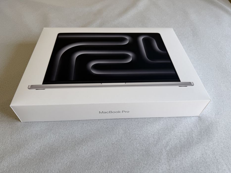 Macbook Pro 16” M5 Pro - 24GB / 1TB - Novo a estrear com 3 anos de garantia