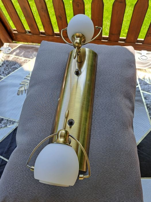 Lampa ścienna kinkiet regulacja światła