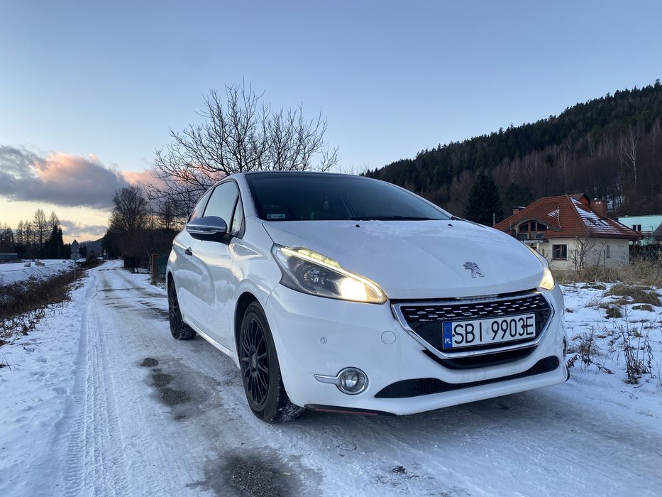Peugeot 208 sport 3 drzwi led navi czarne alufelgi