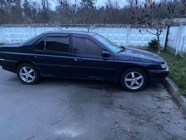 Пежо продаж під ремонт або запчастини