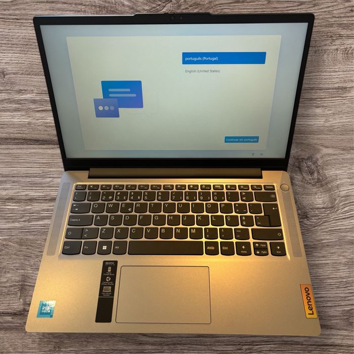 Lenovo Laptop - New!64354203056003120