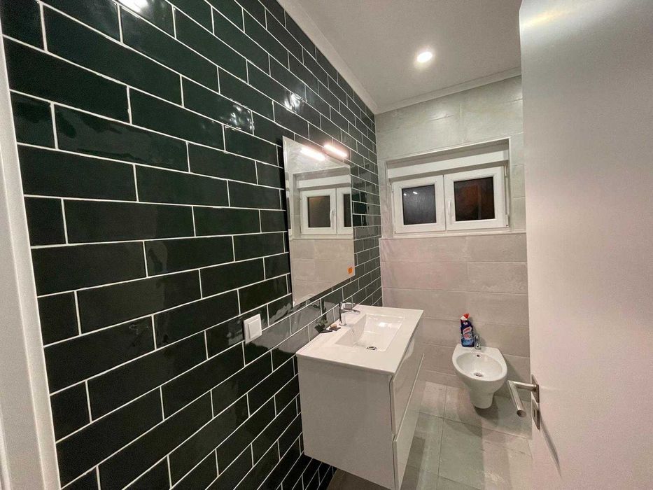 MORADIA GEMINADA PARA ARRENDAR EM LOUREL