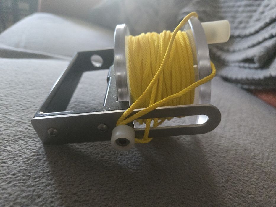 Kołowrotek nurkowy do bojki z linką 30-50 m.