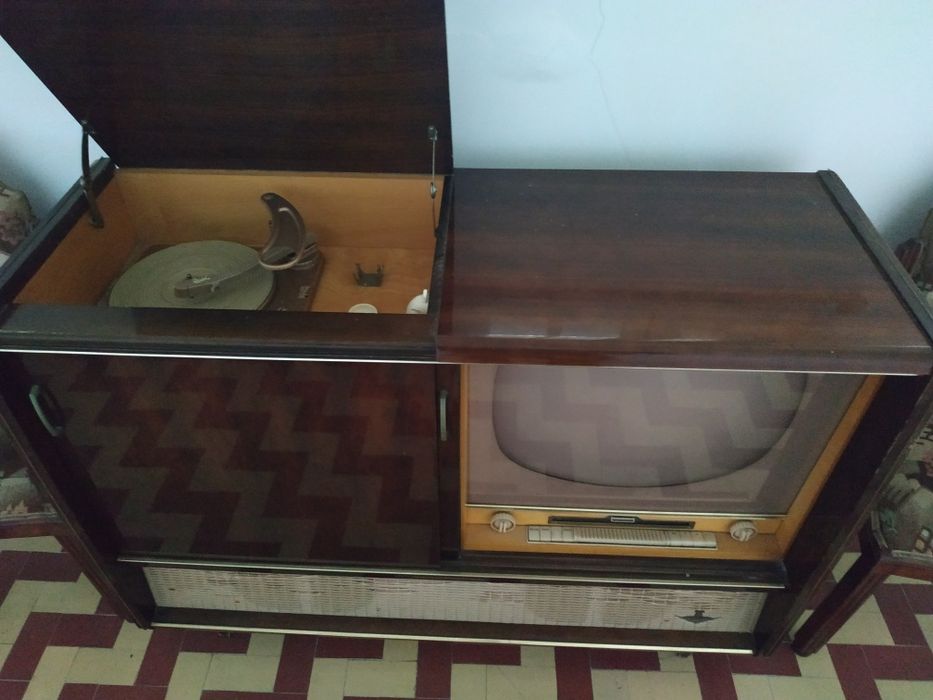 Mobilia Completa casa Anos 1936 e 1974 Ver outros anuncios