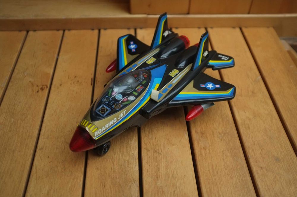 vintage zabawka samolot odrzutowy  roaring tomjet 80s 90s na baterię
