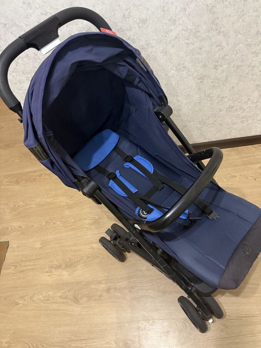 Прогулянкова коляска