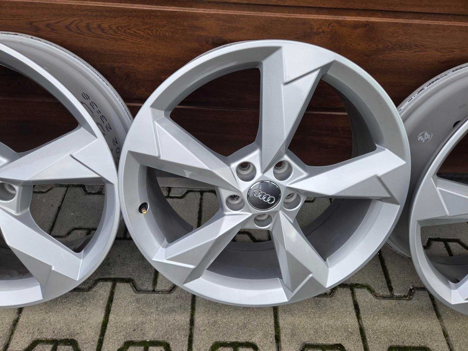 Oryginalne AUDI Q3 83 ALUFELGI FELGI ALU 19' 5x112 ET43 83A601025N