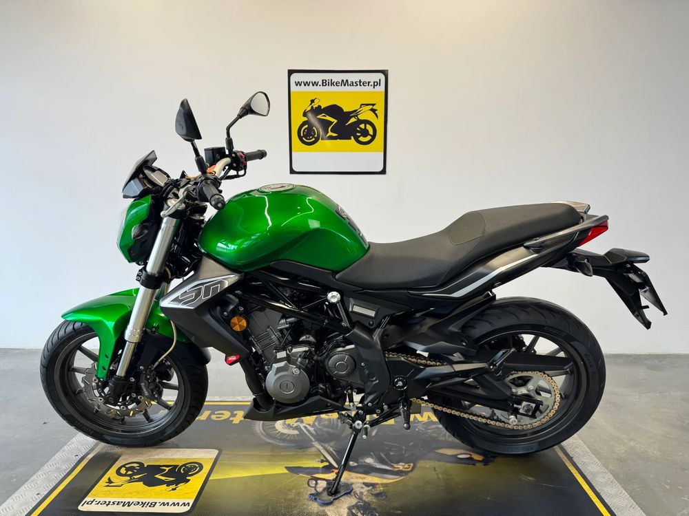 alt