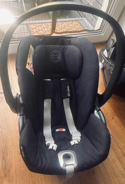 Fotelik samochodowy z baza cybex