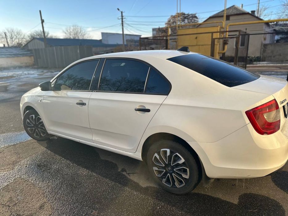 Skoda rapid 2012