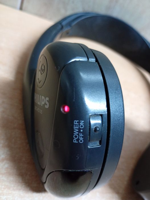 Słuchawki bezprzewodoweSBC HC105 + stacja ładująca dokująca SBC HC102 Philips