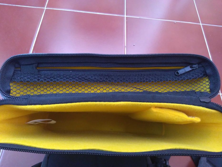 Mala semi-rigida Case Logic