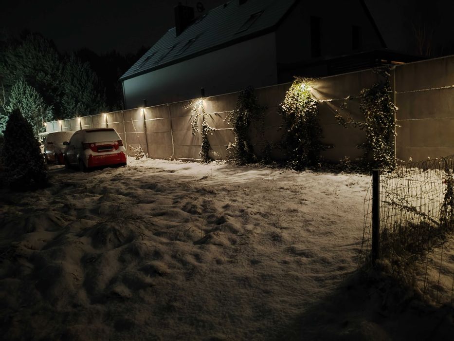 Solarne oświetlenie płotu i posesji + awaryjne zasilanie na wypadek W.