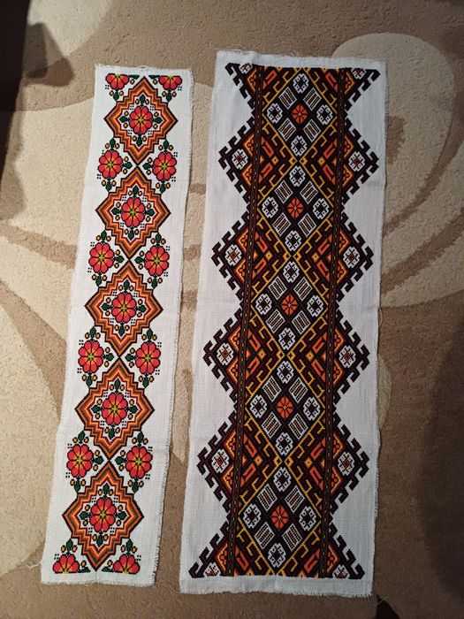 Вишиті подушки  .