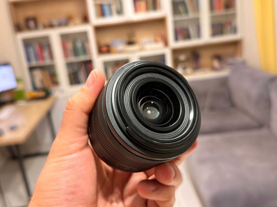 Обʼєктив Canon RF 24mm f/1.8 Macro IS STM — ширококутник зі стабілізатором