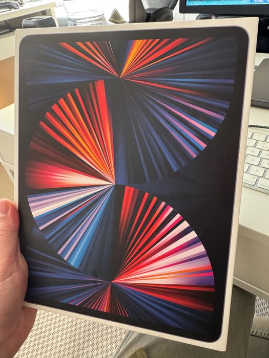 iPad Pro M1 5th Generation 12.9 512GB + Magic Keyboard