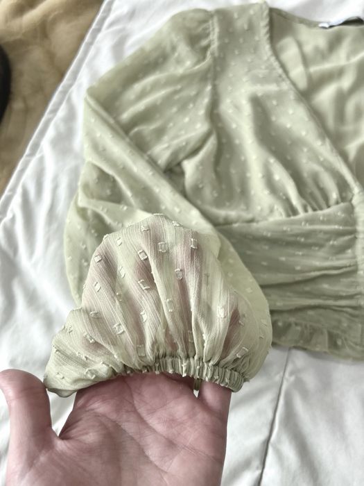 Blusa verde com folho