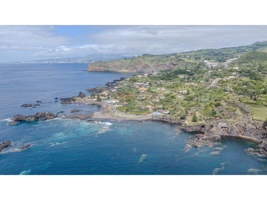 Moradia Exclusiva com Vista Mar + Terreno Urbano Independente (Fren...