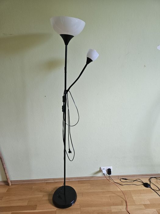Lampka ikea stojąca