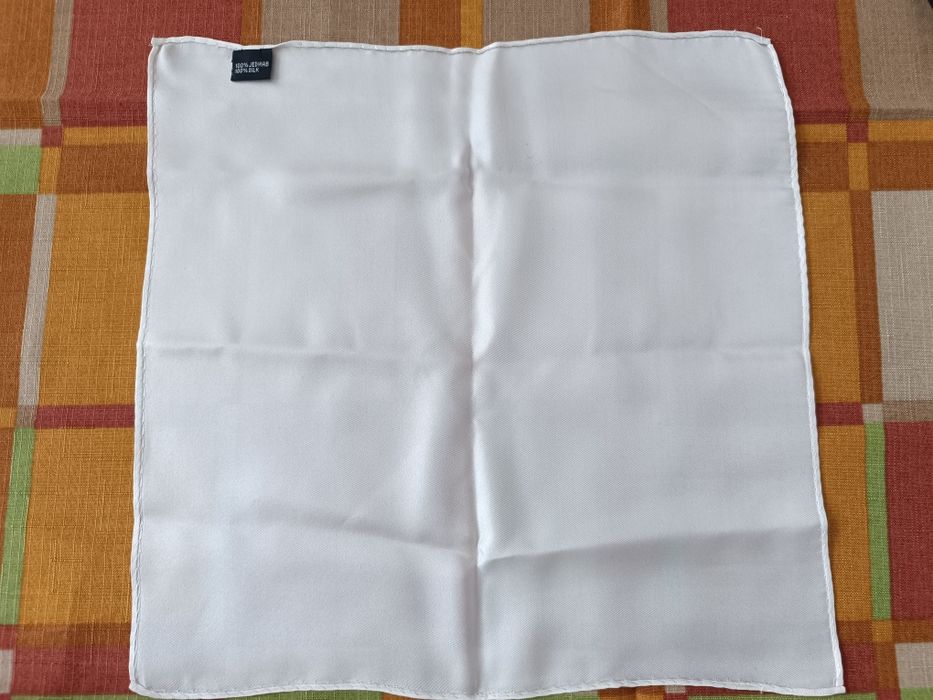 Poszetka 100% jedwab biała