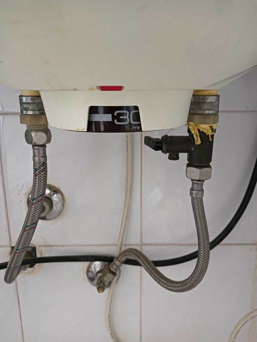 Termoacumulador edesa 30 litros