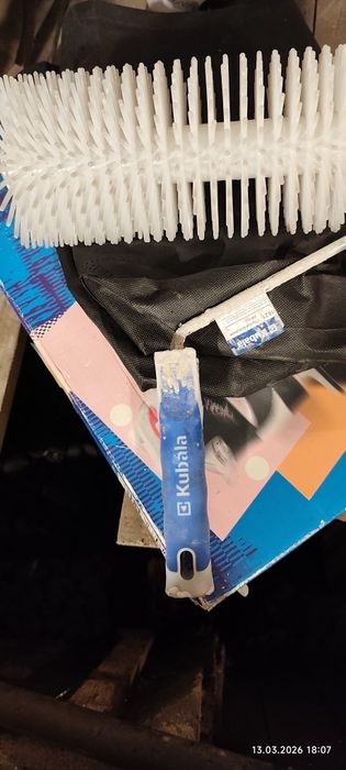 Przyrząd do wylewek