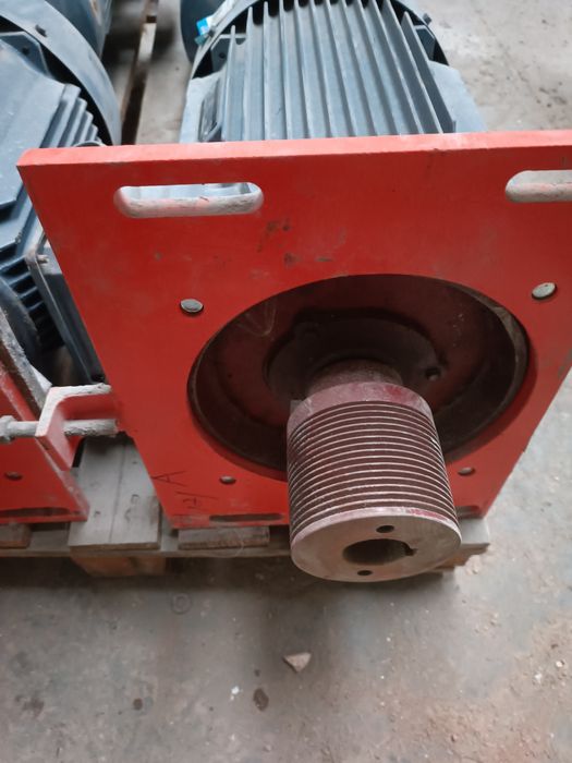 Асинхронный флянцевий двигатель 11кв /7,5кв 1470 оборотов минуту НОВЫЙ