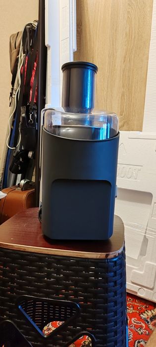 Продам б/у соковичавницю Philips HR 1861