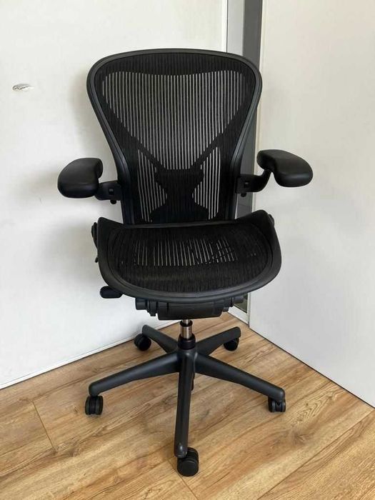 Opção completa Herman Miller Aeron, incluindo ajuste de postura