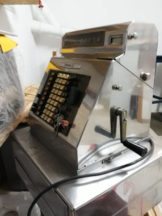 Maquina registadora sueca anos 70 ( venda em mao em Tomar)