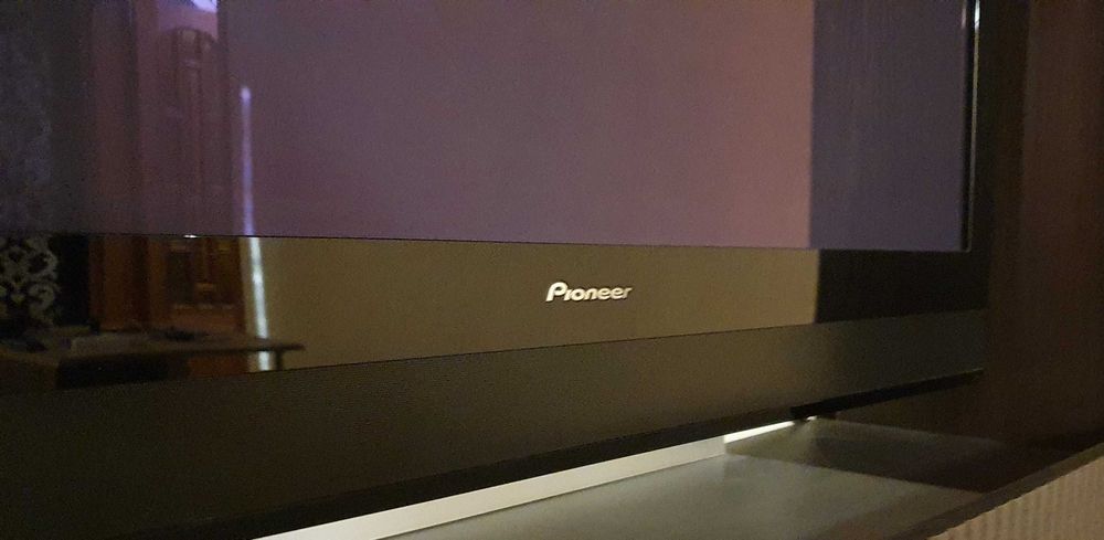 Плазмовий телевізор Pioneer 42 дюйми в ідеалі